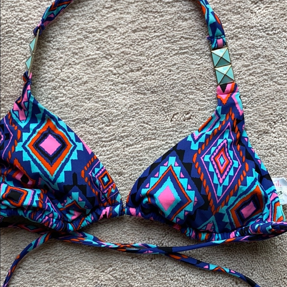 Xhilaration bikini top. - Picture 1 of 5